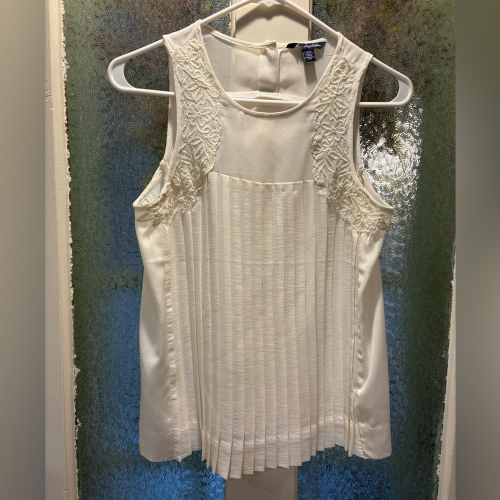 American Eagle Outfitters White Pleated Lace Top XS